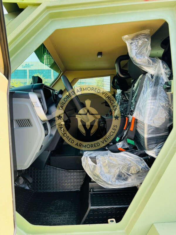 Armored Tav - Waden Ford 550 Apc - Image 3