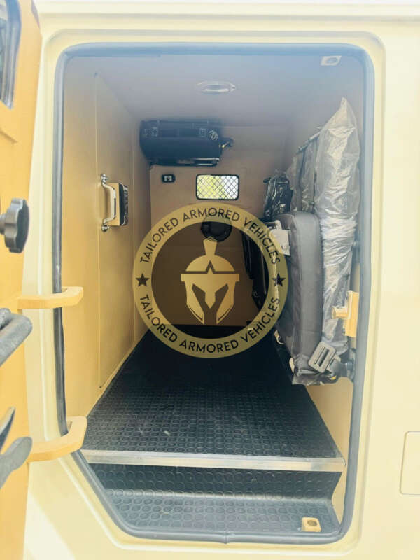 Armoured  TLC 79 Single Cabin CIT - Image 5